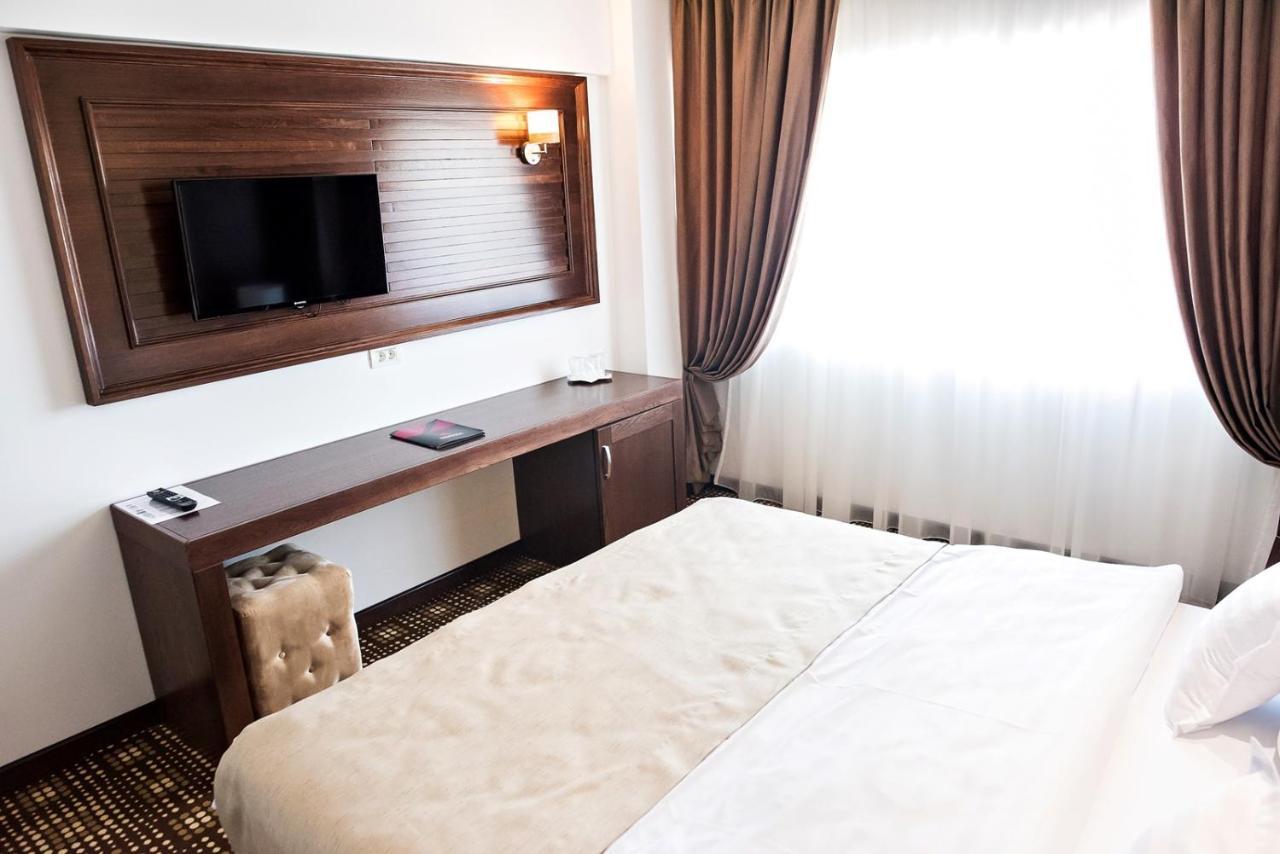 Hotel Bucovina Szucsáva Kültér fotó