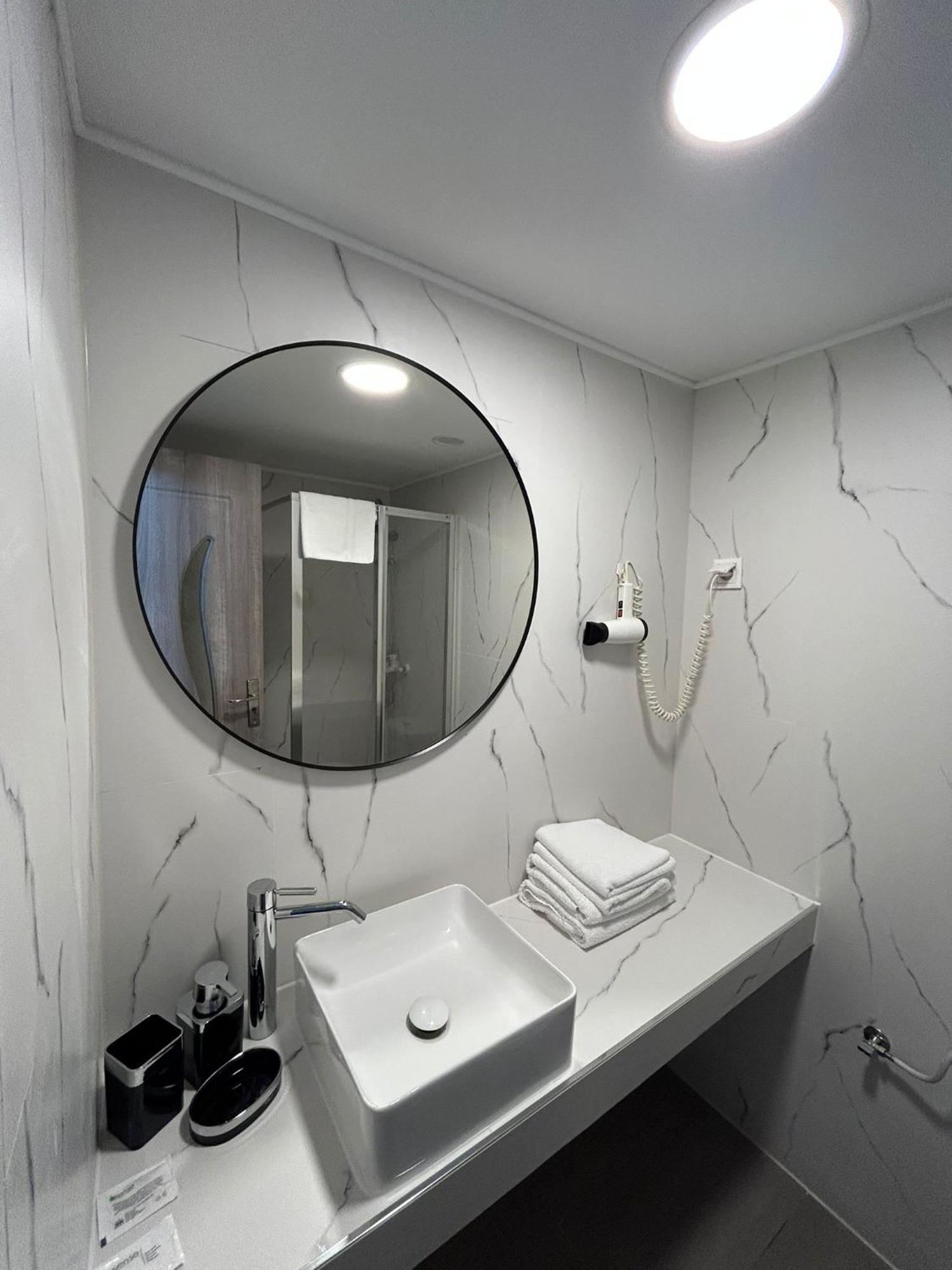 Hotel Bucovina Szucsáva Kültér fotó