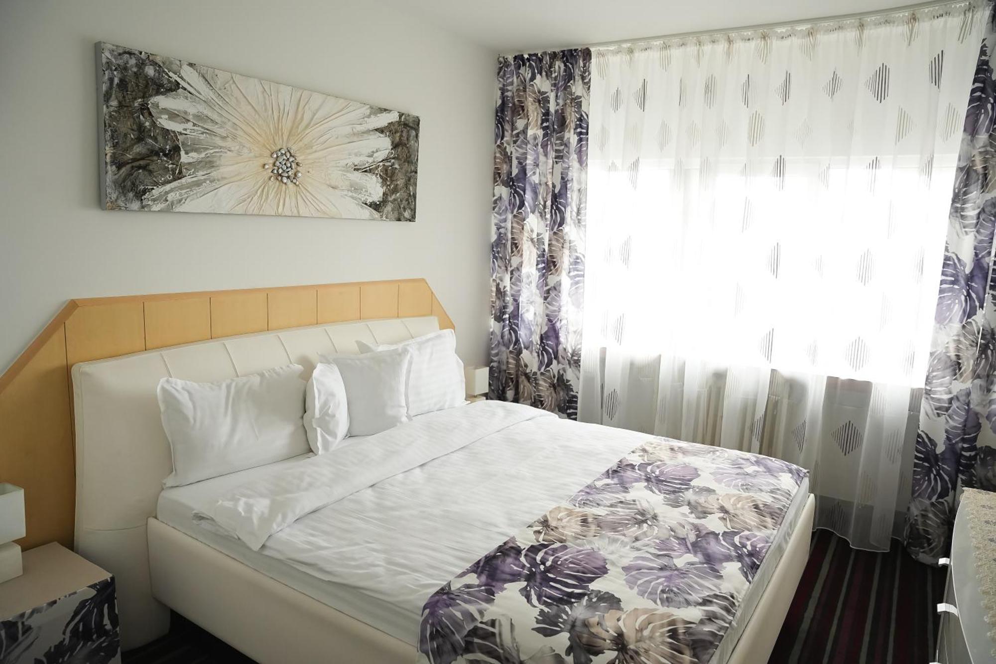 Hotel Bucovina Szucsáva Kültér fotó
