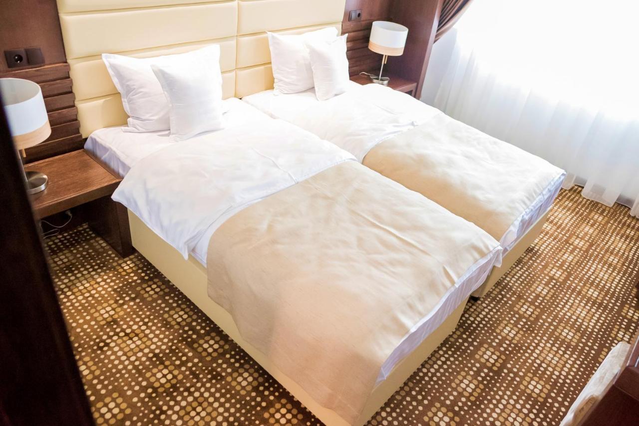 Hotel Bucovina Szucsáva Kültér fotó